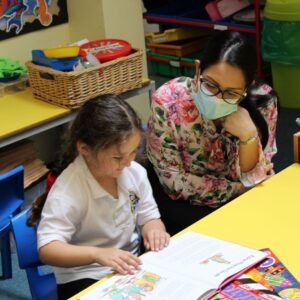 Priti talks books with pupils at St Luke’s C of E Primary School, Tiptree.