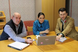 Priti Patel MP with Cllr Nick Unsworth (left) and Cllr Ross Playle at their meeting on Saturday (30th October) to plan their opposition to the Rivenhall incinerator.